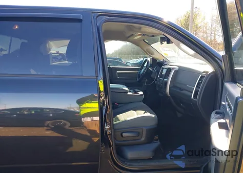 2018 Ram 1500 Big Horn 4X4 5'7 Box z USA, uszkodzony, nr VIN 1C6RR7LT4JS108243